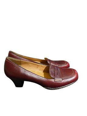 NWOT Soft spots women’s burgundy, leather, healed penny, loafer 11 N